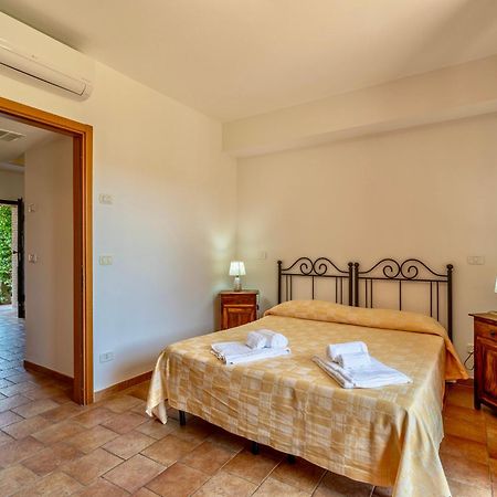 Isa - Residence With Swimming Pool In Sorano, Apartments With Air Conditioning And Private Outdoor Area Exterior foto