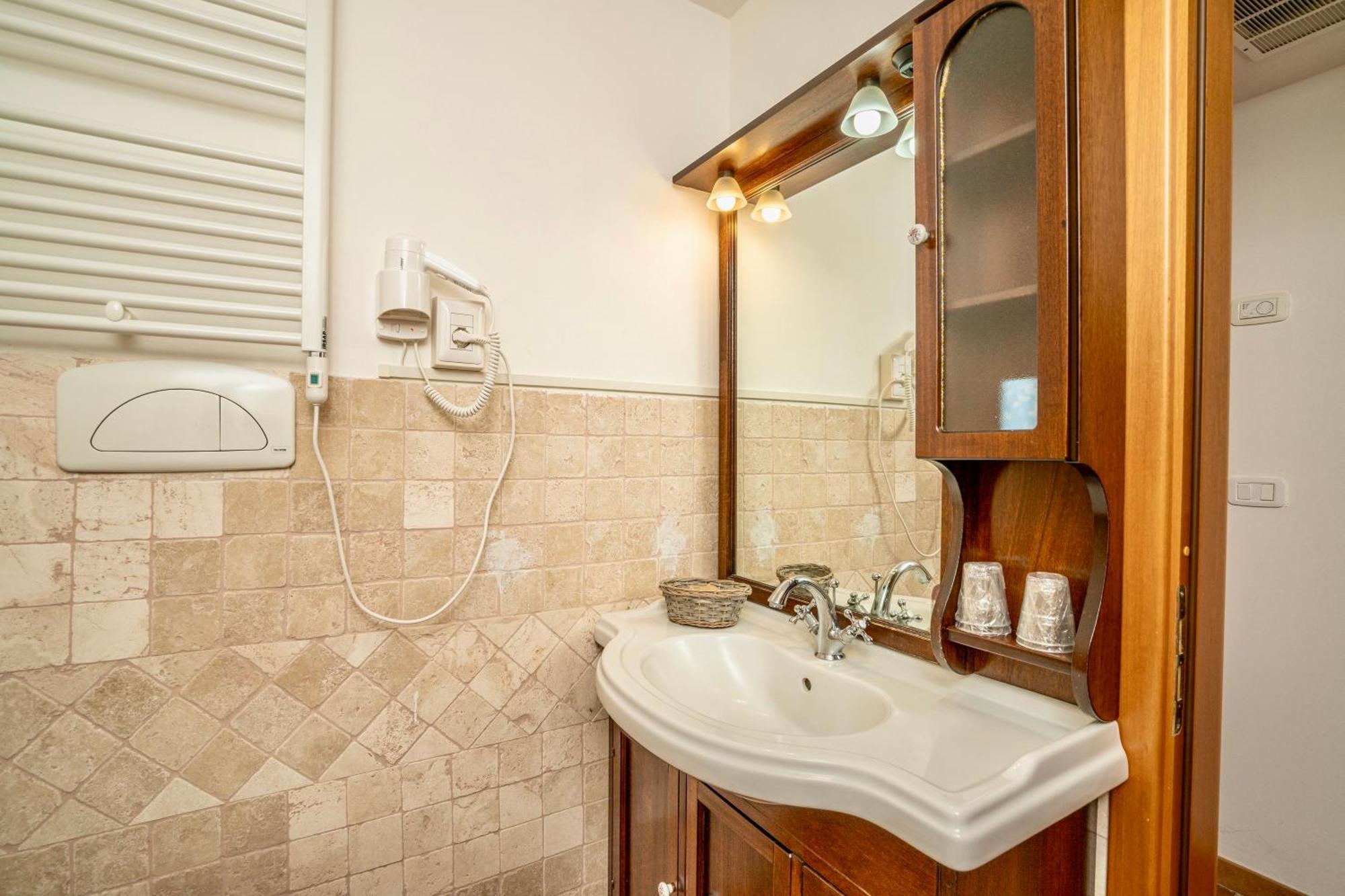 Isa - Residence With Swimming Pool In Sorano, Apartments With Air Conditioning And Private Outdoor Area Exterior foto