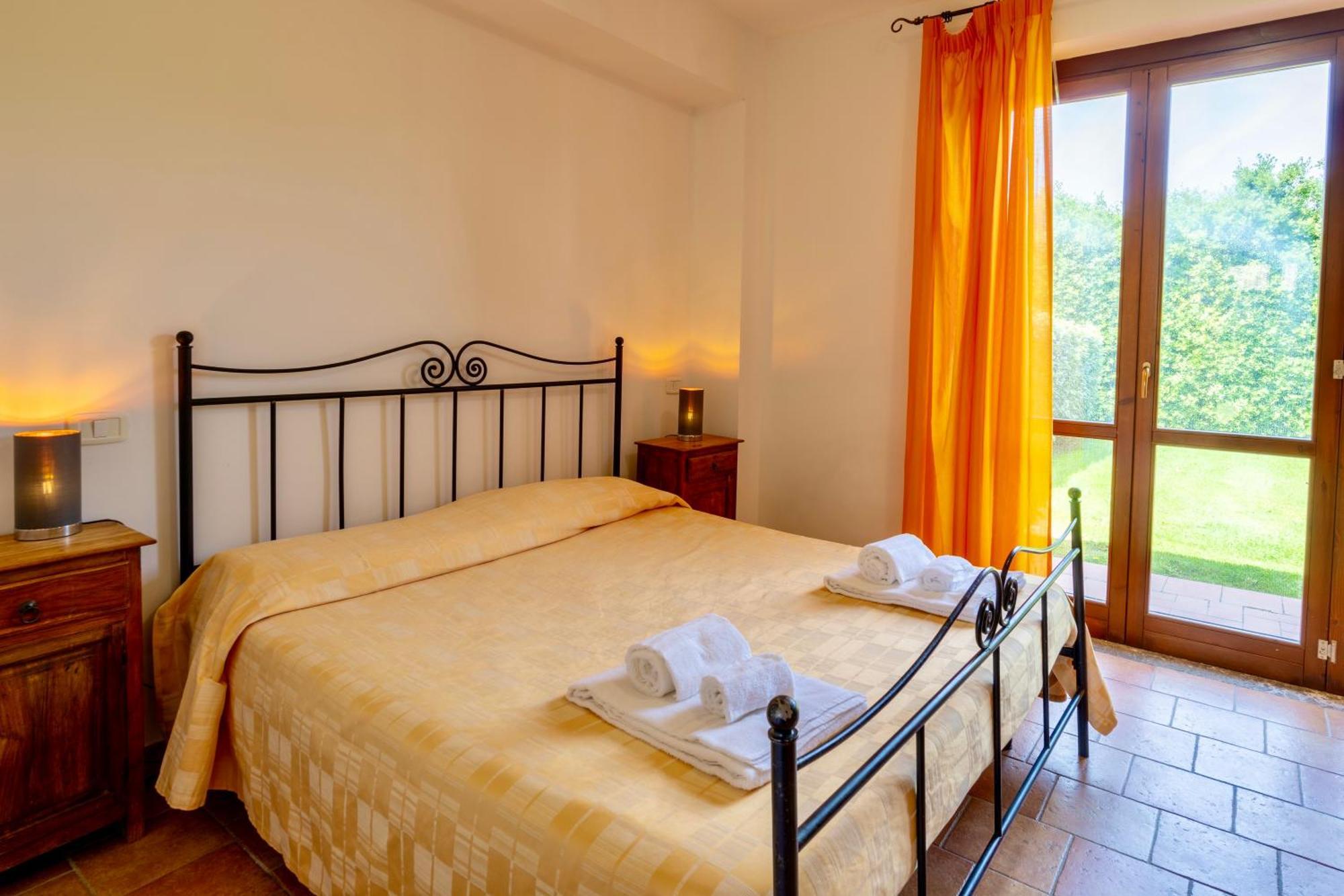 Isa - Residence With Swimming Pool In Sorano, Apartments With Air Conditioning And Private Outdoor Area Exterior foto