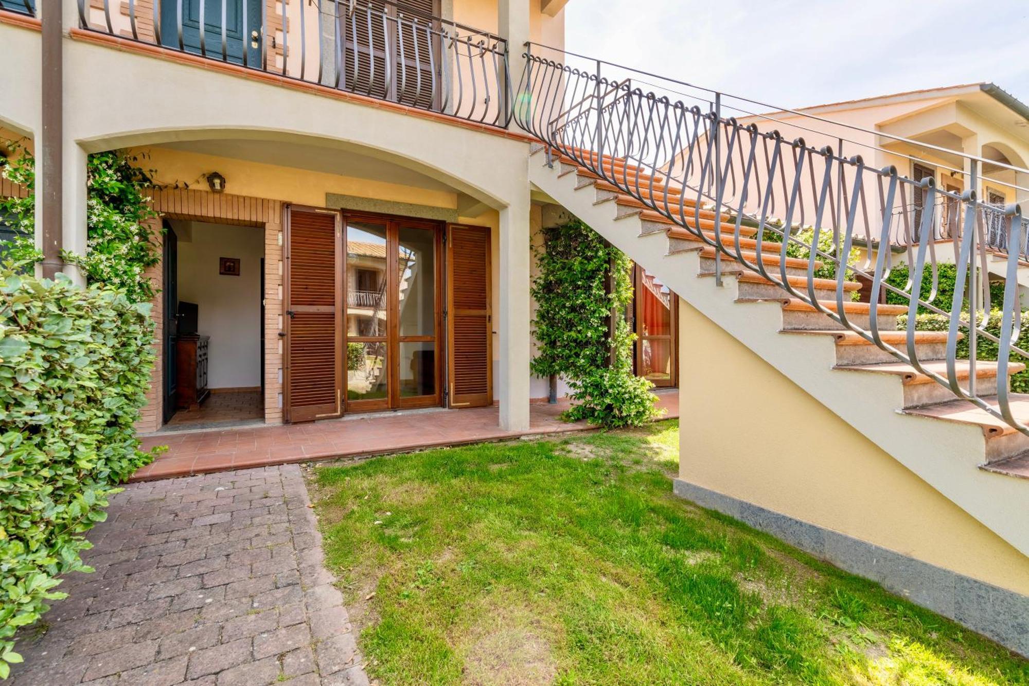 Isa - Residence With Swimming Pool In Sorano, Apartments With Air Conditioning And Private Outdoor Area Exterior foto