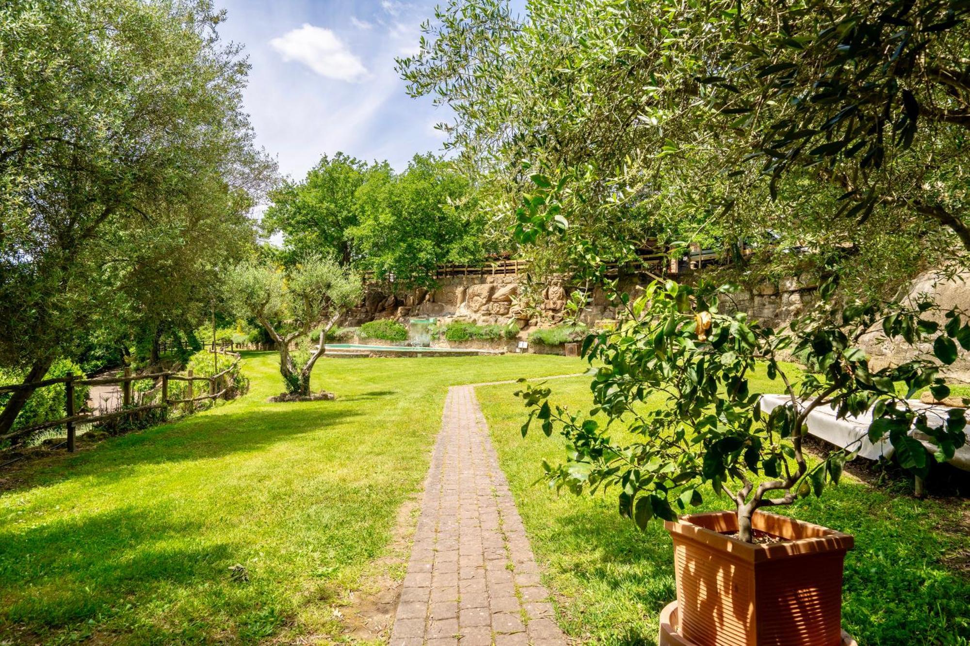 Isa - Residence With Swimming Pool In Sorano, Apartments With Air Conditioning And Private Outdoor Area Exterior foto