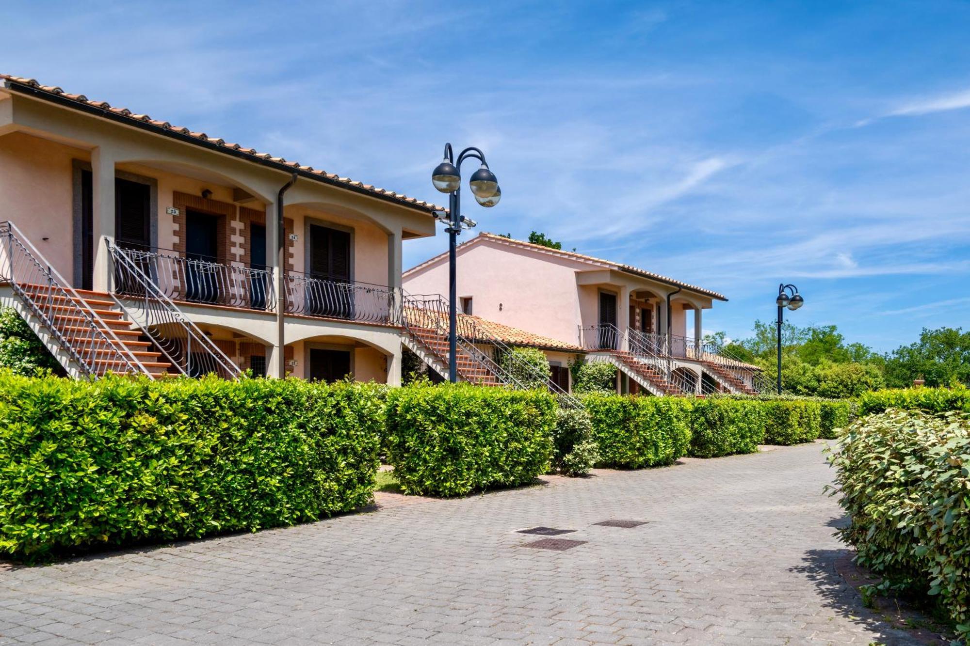 Isa - Residence With Swimming Pool In Sorano, Apartments With Air Conditioning And Private Outdoor Area Exterior foto